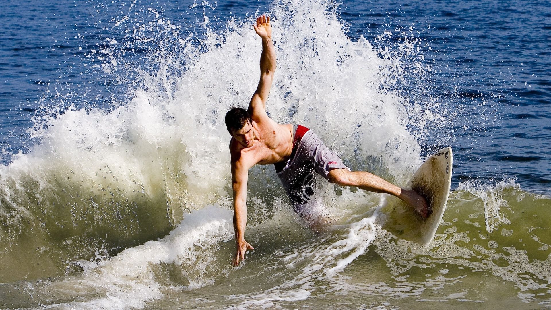 体育新闻中心推动体育短视频版权交易平台建设，体育短视频的传播特点